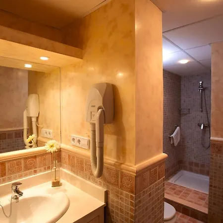 Apartamentos Turisticos Los Patios Rota Extérieur photo